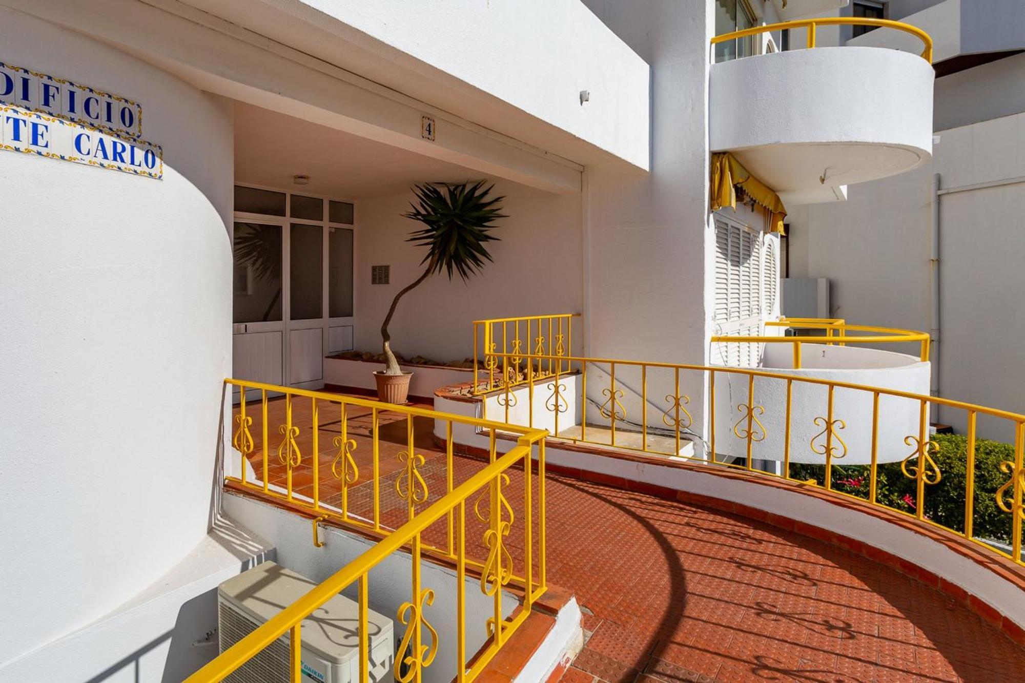 Typical T2 In Albufeira W/ Balcony By Lovelystay 외부 사진